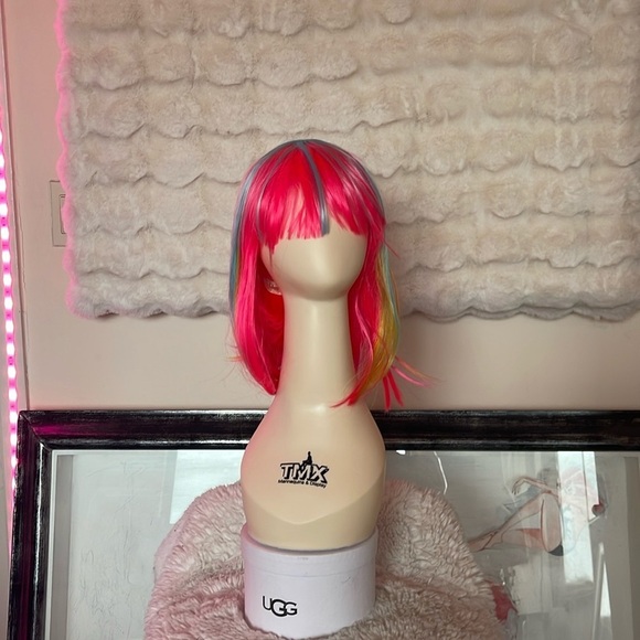 Brand new colorful synthetic wig never warn just taken out to show the wig NWT - Picture 1 of 8